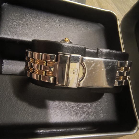 Wenger Swiss Military 79096 Women Silver Gold Tone Stainless Steel Watch IOB - Picture 7 of 8